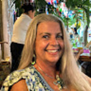 Meet your Posher, Laurie